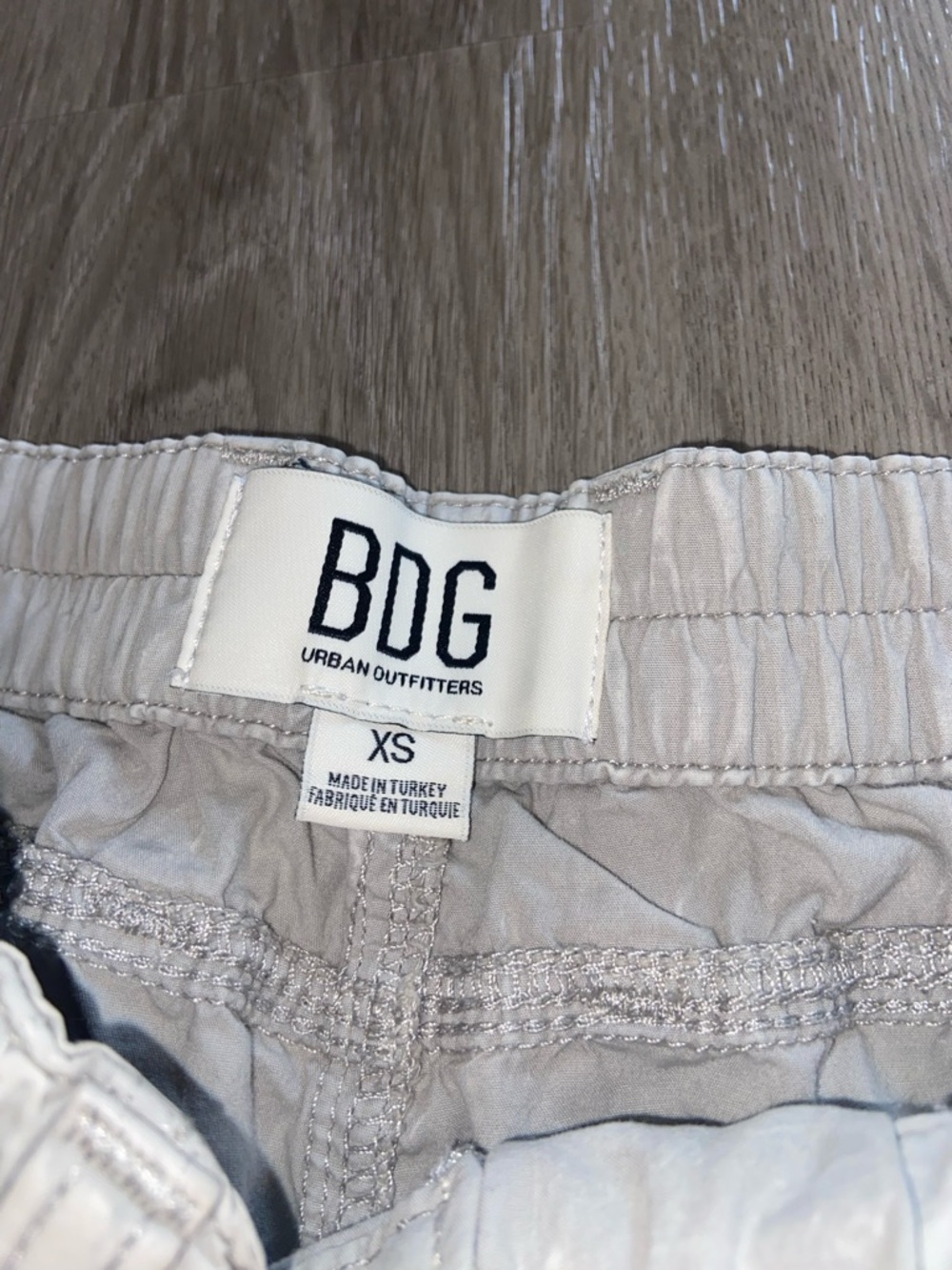 BDG Wide-Leg Cargo Pants in Light Grey - Picture 4 of 4
